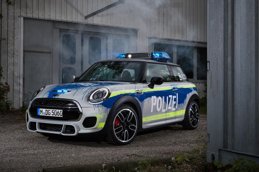  Mini John Cooper Works Polizei (F56) 2018 года  (фото 1 из 13)